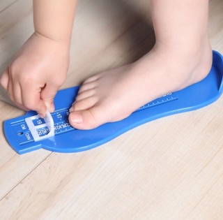 DỤNG CỤ ĐO KÍCH THƯỚC BÀN CHÂN CHO BÉ