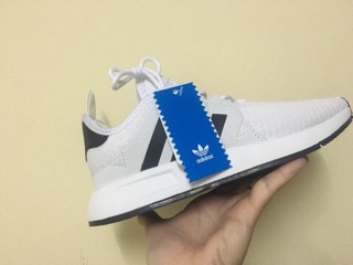 Giày adidas XPLR trắng vạch đen phản flash
