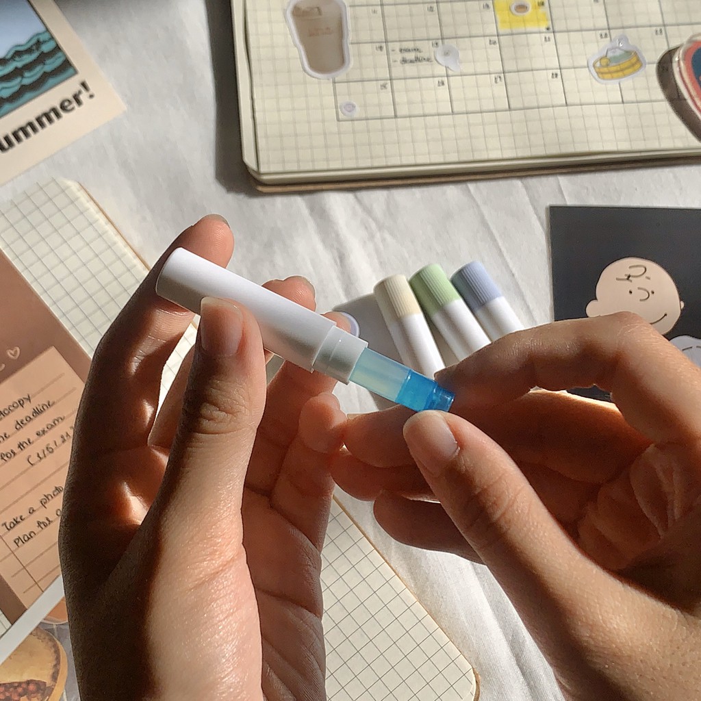 BÚT KEO DÁN GLUE STICK DELI KÈM LÕI (ảnh thật) - keo dán Deli dán siêu chắc, dùng làm bullet journal - Tiệm nhà Chun