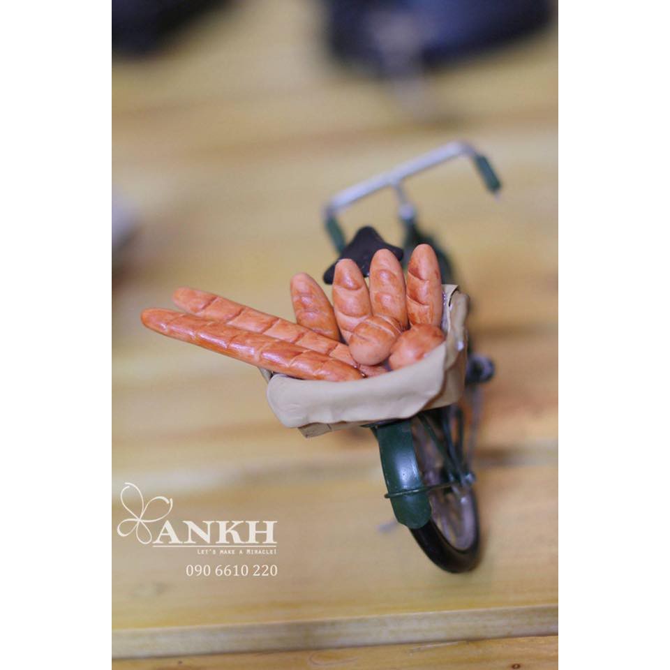 Mô hình xe đạp chở bánh mì
