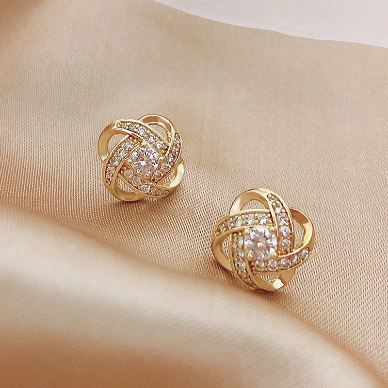 Khuyên tai bạc 925 đính đá xoắn kiểu dáng lạ mắt độc đáo Phong cách Hàn Quốc