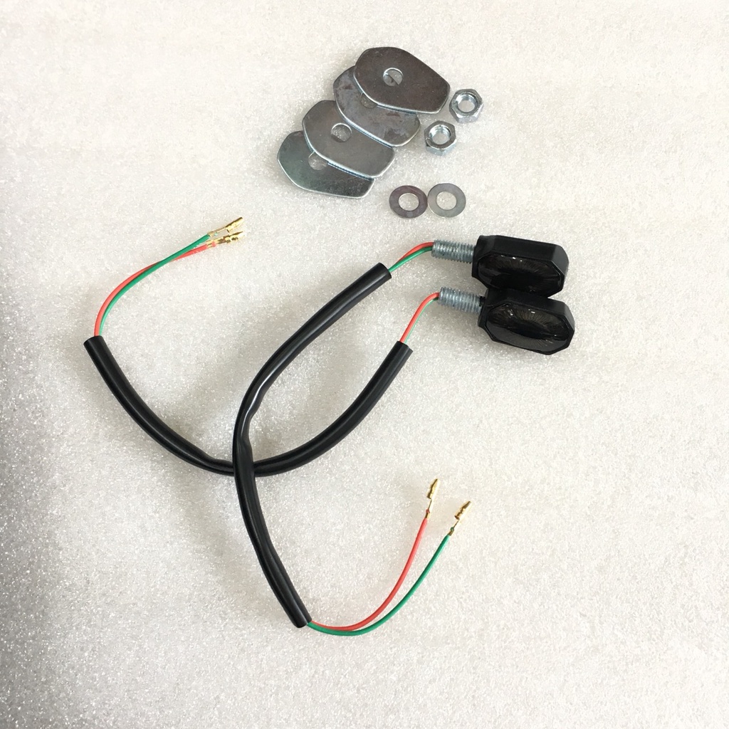 CẶP XI NHAN M1 GẮN CHẾ CÁC DÒNG XE SÁNG VÀNG