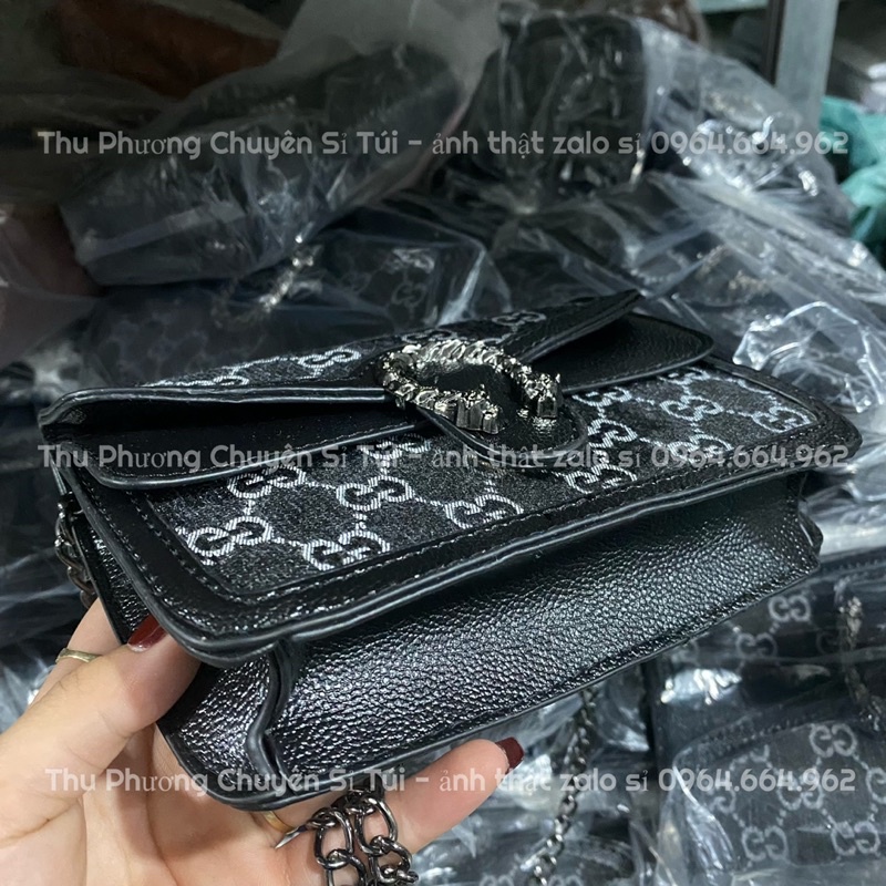 Túi Đeo Chéo Đầu Rồng In Hoạ Tiết Chữ Dây Xích Nặng Size 18 (ảnh thật shop chụp - Sỉ giá đẹp)
