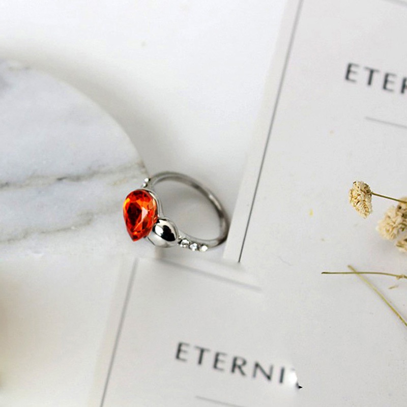 Nhẫn đính đá kim cương hình trái tim phong cách Úc