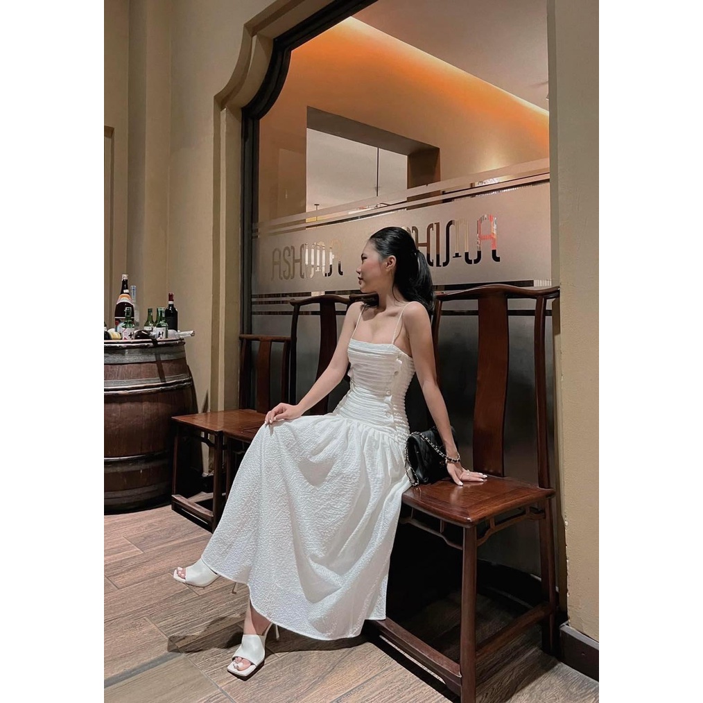 Đầm maxi 2 dây xếp li đính nút