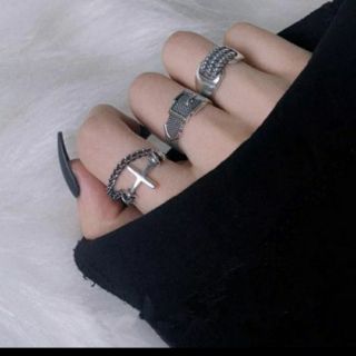 Nhẫn thời trang kiểu dáng độc đáo