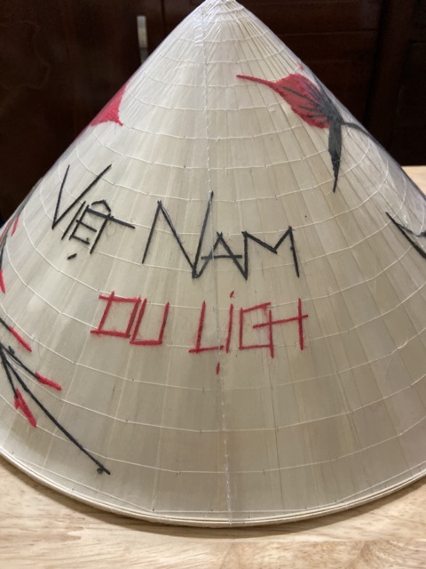 Nón lá thêu hoa 🌺 cực xinh và duyên dáng