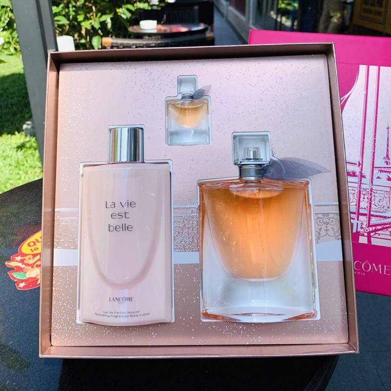 Set Nước hoa Nữ LANCOME La Vie Est Belle 100ml kèm dưỡng thể 200ml & nước hoa mini 4ml