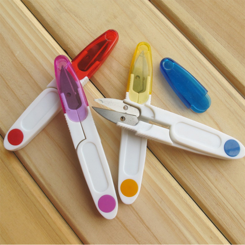 1 Kéo Cắt Chỉ Hình Chữ V Cand0529