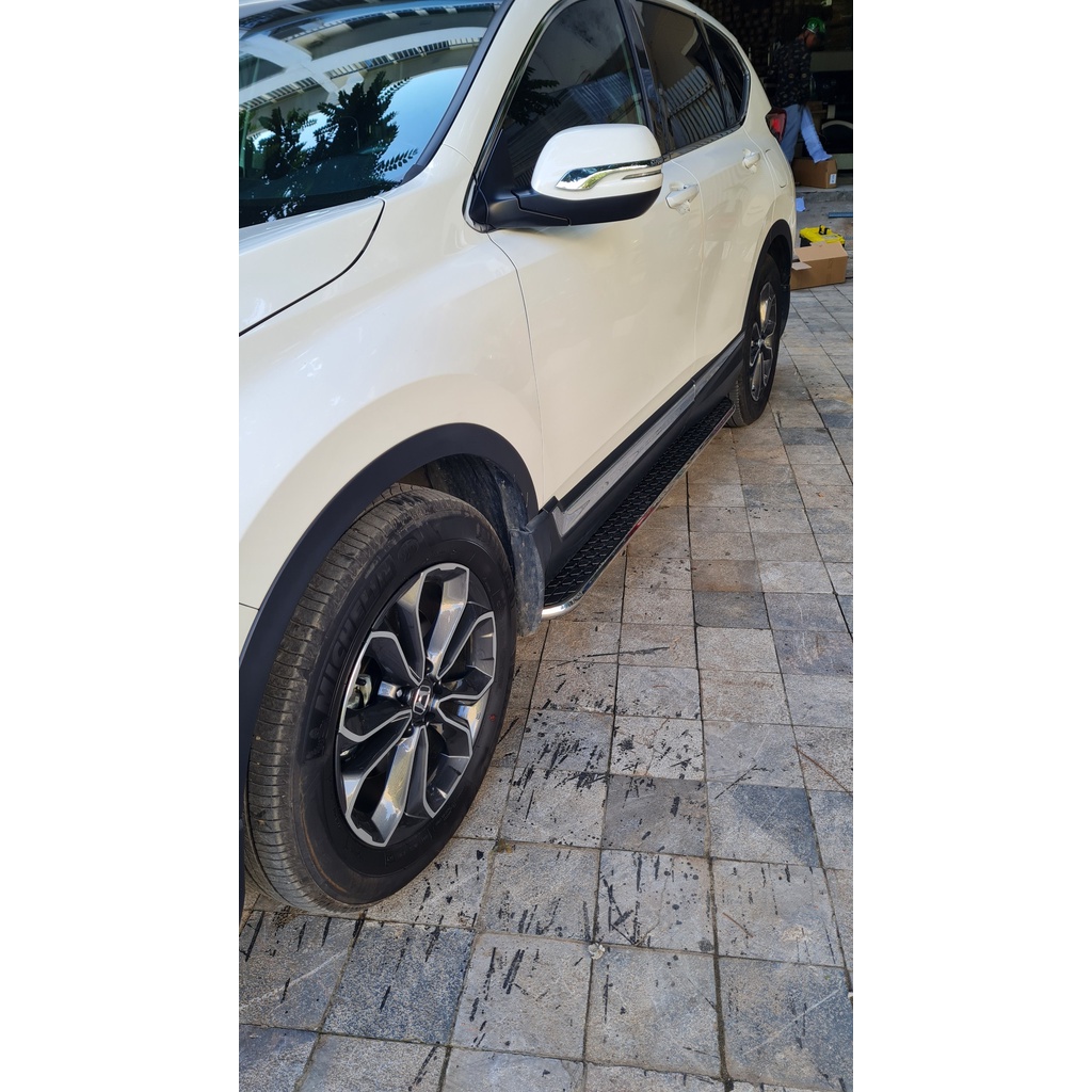 Bậc lên xuống, bệ bước chân Honda CRV 2018 2022. Mẫu đúc viền gương KN