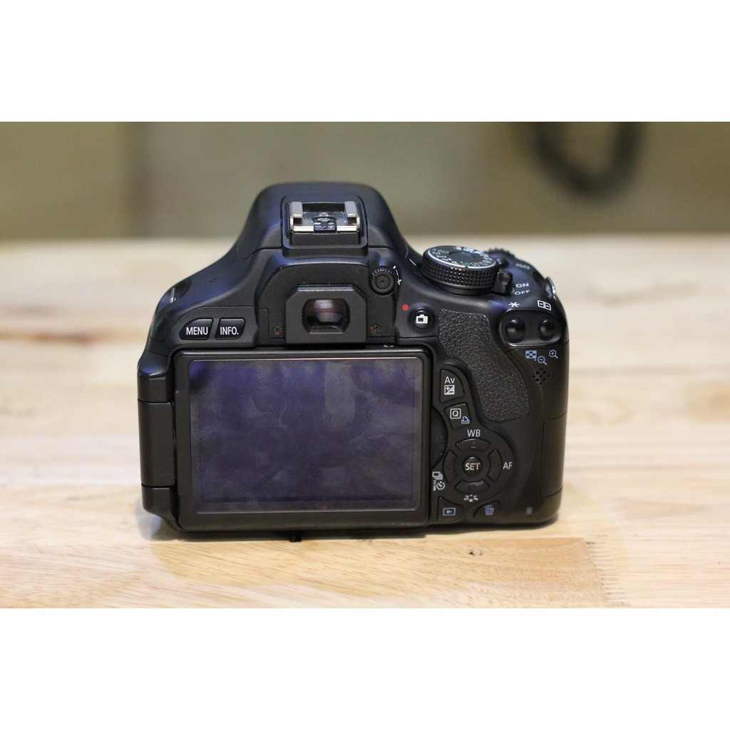 Bộ máy ảnh canon 600D kèm kit 18-55