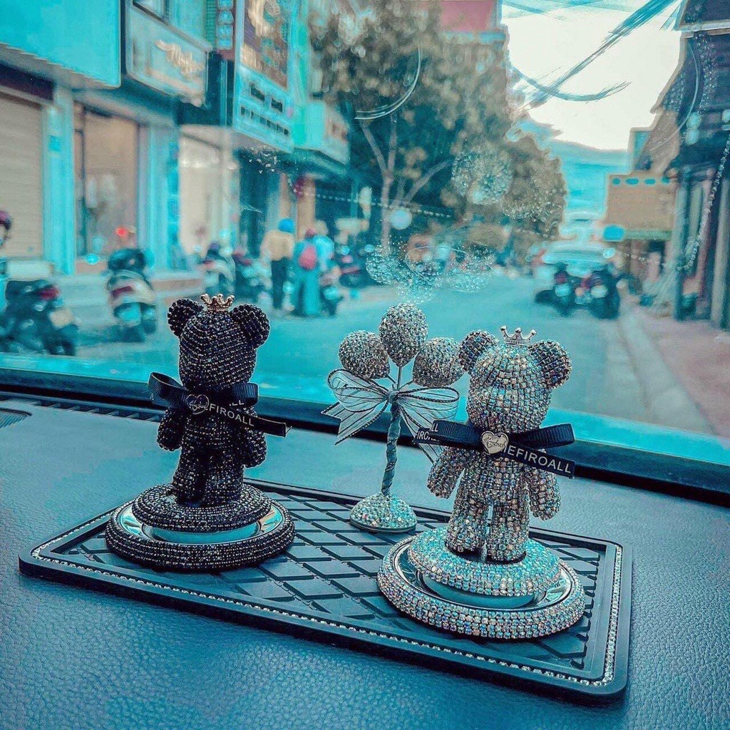Trang trí taplo ô tô -  Gấu Gloomy Bear Đính Đá có chứa sáp thơm Ô Tô (GCD)