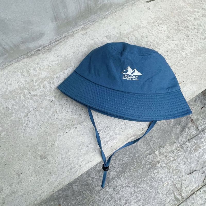 Mũ Tai Bèo Có Dây Thêu Chữ HOLIDAY (CÓ SẴN)
