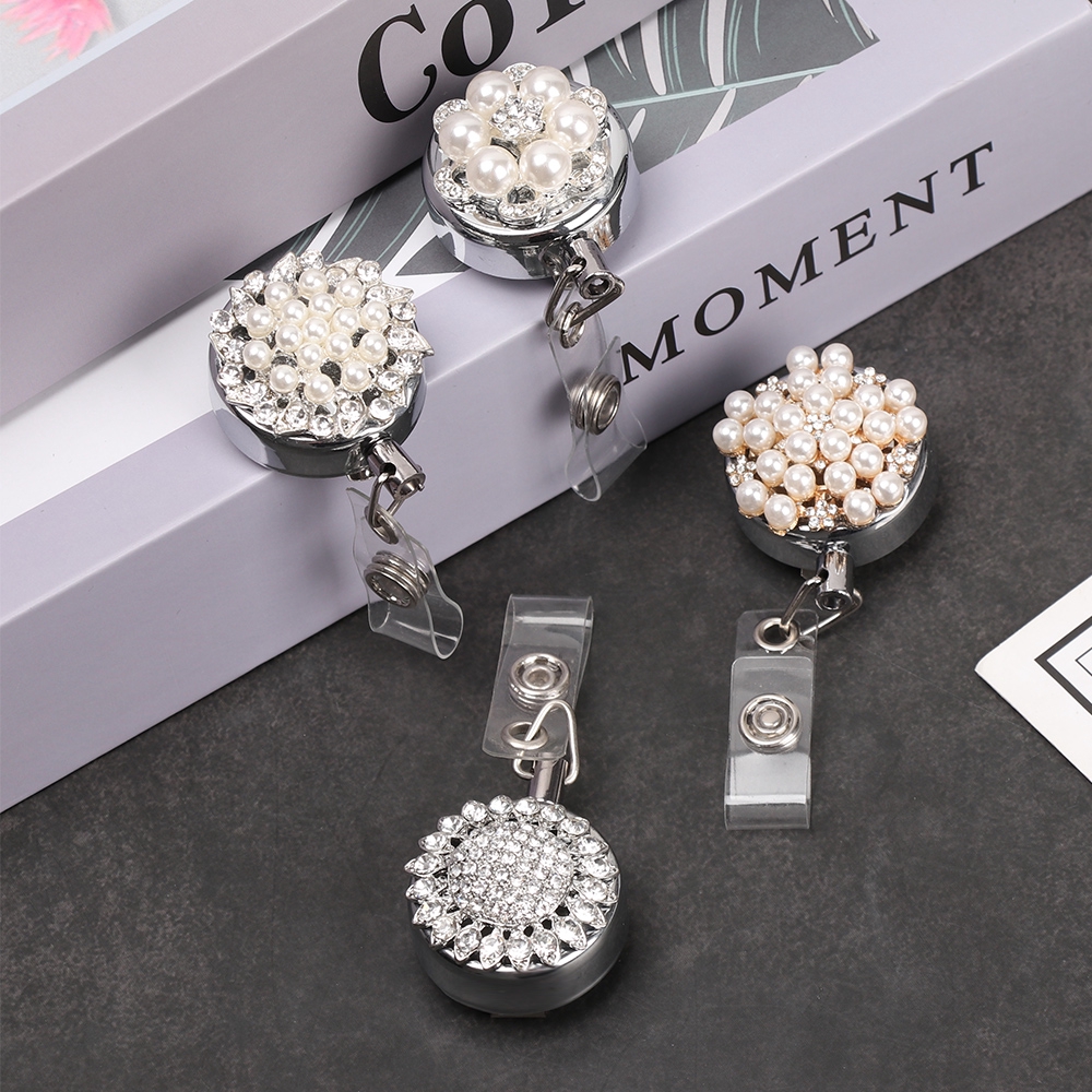 1 Kẹp Giữ Bảng Tên ID Họa Tiết Ngọc Trai Có Thể Thu Gọn Tiện Dụng Giá Đỡ