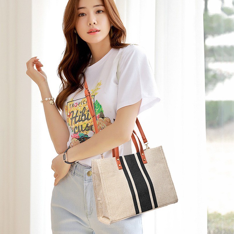 Túi cói sọc có dây đeo chéo sang chảnh