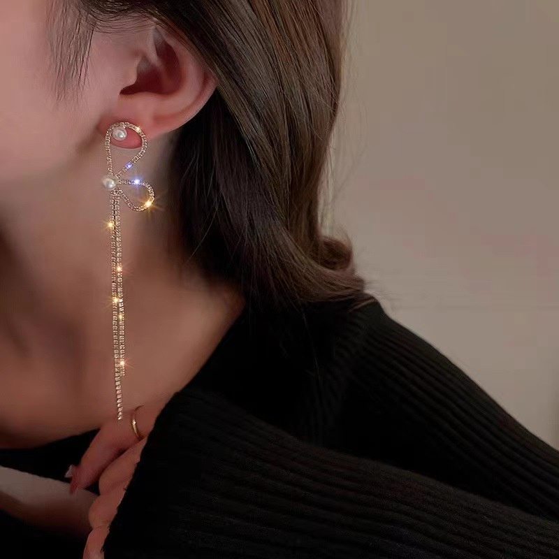 Bông Tai Đáng Dài Hình Hoa Đính Đá Thời Trang Hàn Quốc Phong Cách Tiểu Thư Siêu Sang Chảnh Dự Tiệc Mainia Shop