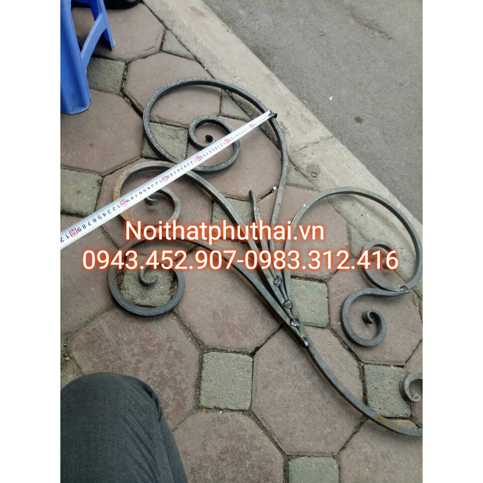 Cụm hoa sắt nghệ thuật cho cầu thang, ban công, cửa cổng