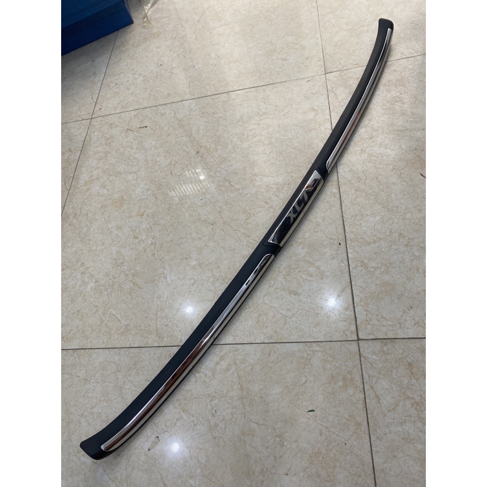 Chống trầy cốp, nẹp cốp xe XL7 2019 2020 2021 2022 mẫu Nhựa 3D Cao Cấp - tặng kèm keo tăng dính