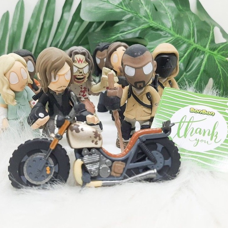 Set 9 nhân vật (kèm xe máy của Daryl) phim THE WALKING DEAD