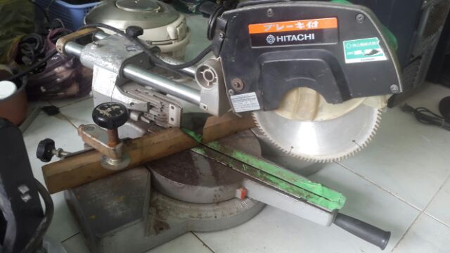 Cưa trược hitachi