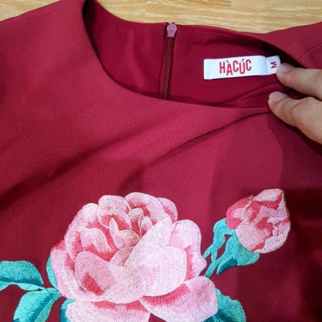 đầm Hà cúc size M thêu hoa