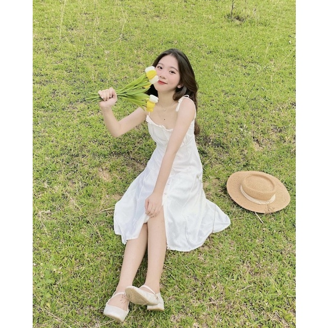 Váy trắng hai dây xinh
