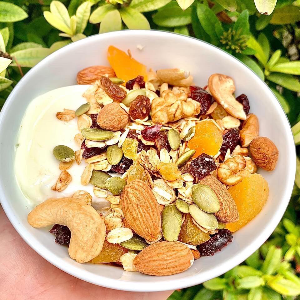 Ngũ cốc Granola Siêu Hạt 500g Giảm Cân Hạt Dinh Dưỡng Ăn Kiêng Tiện Lợi Nhanh Gọn Healthy Giảm Béo Ăn Vặt Ăn Phụ