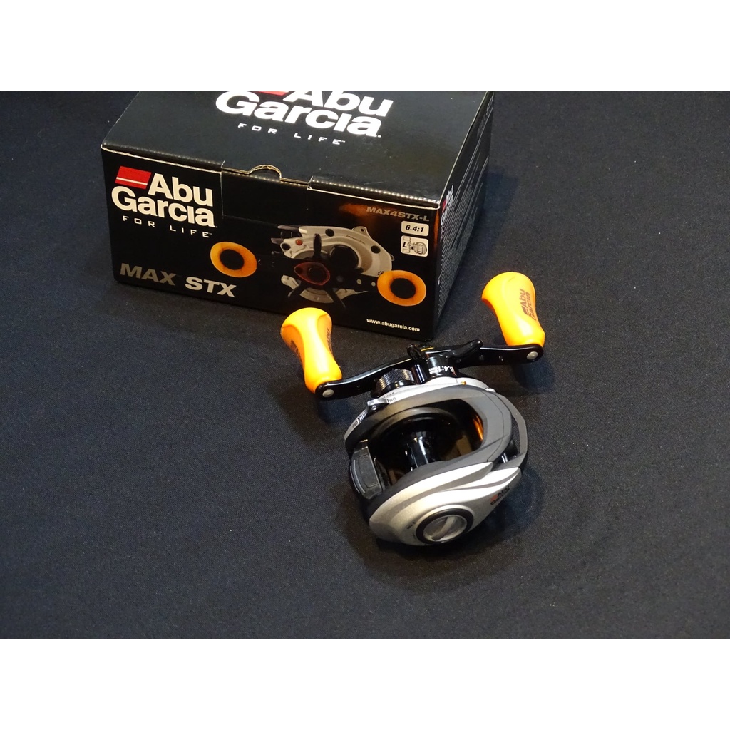 Máy câu Abu MAX4 STX