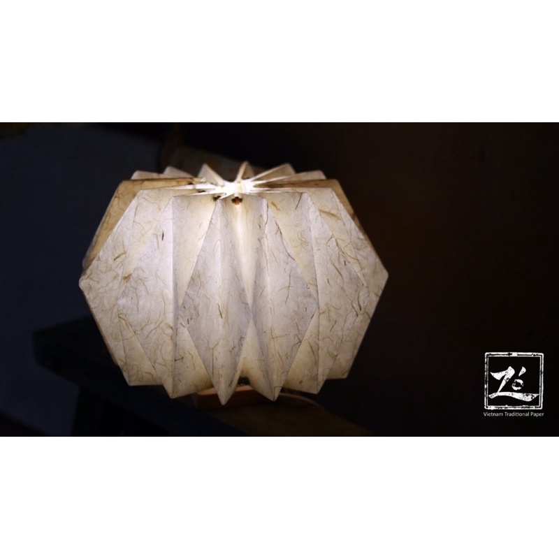 Giấy Dó Vân làm đèn hoặc viết thư pháp khổ 60x80cm với những sợi giấy thả trên bề mặt rất đẹp