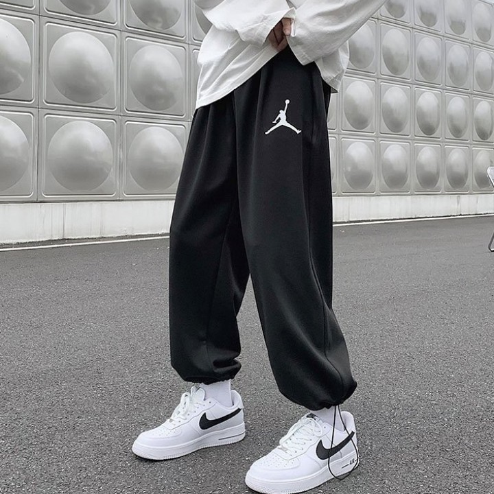 Quần nỉ jogger ống rộng bo gấu nam nữ unisex ulzzang thêu hình phong cách bóng rôt thoải mái RÔ STORE QD30