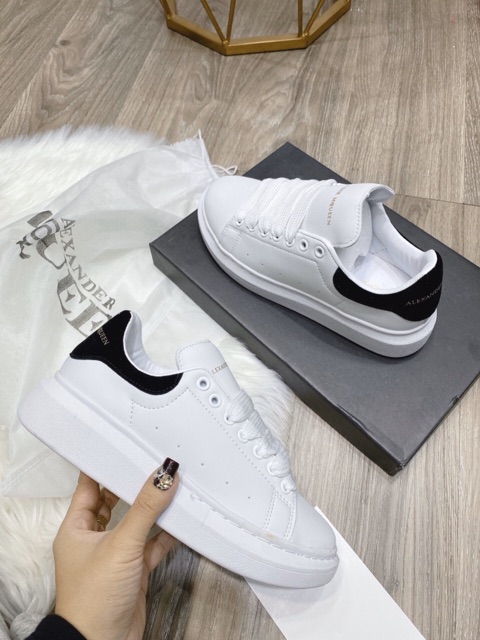 Giày thể thao mqueen vip trắng gót đen basic fullbox