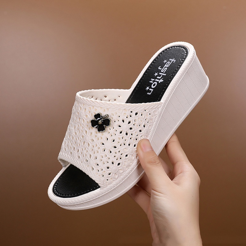 Dép trung niên, dép cho mẹ, cao 7cm tôn chiều cao, HÀNG LẺ SIZE BÁN GIÁ SỐC (Quai lỗ)