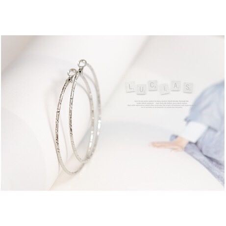 Simple Hoop Earrings khuyên tai tròn vân phong cách hàn quốc cá tính