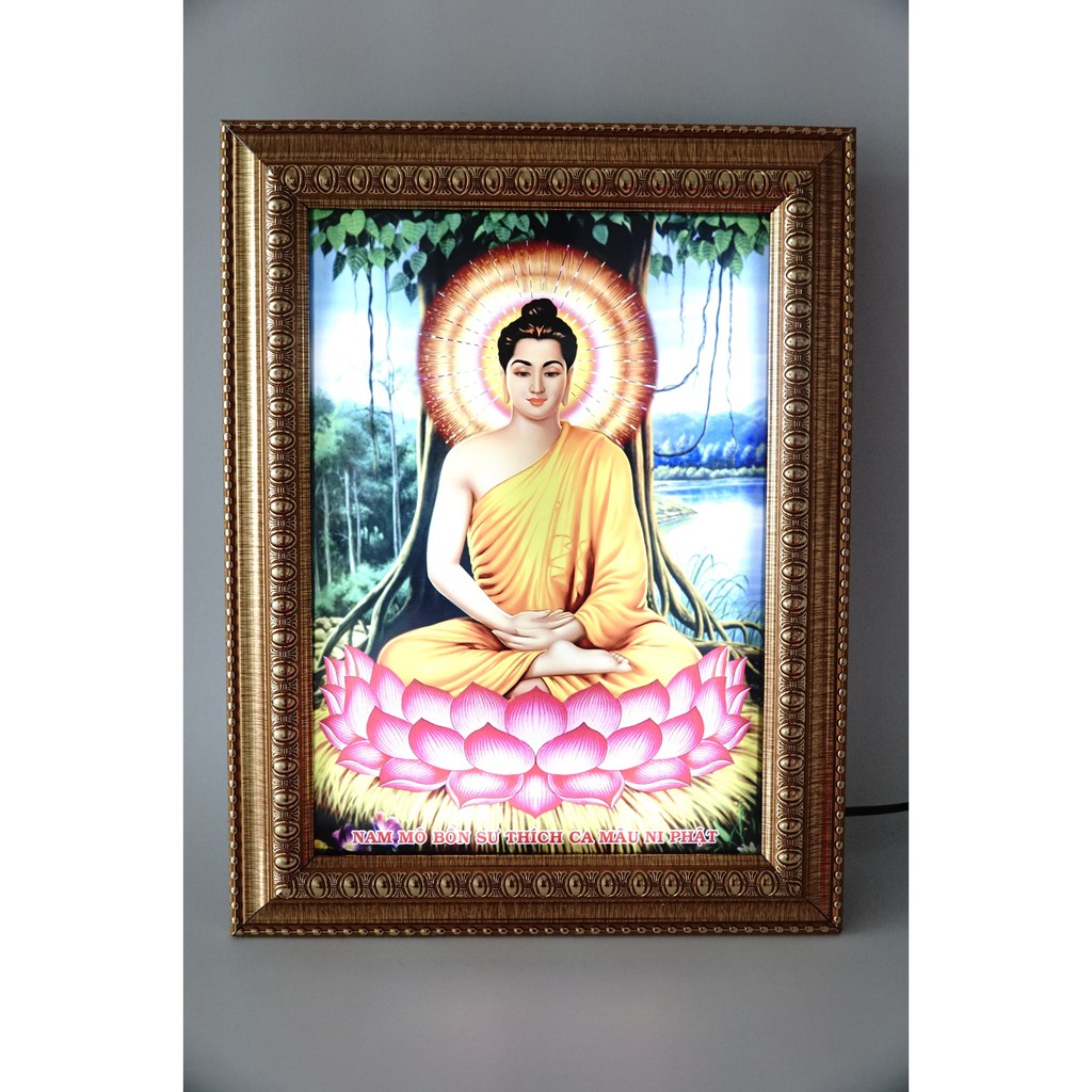 Tranh điện Phật Bổn Sư Thích Ca Mâu Ni Phật ngồi tòa sen dưới gốc cây hào quang tỏa sáng đẹp - 45x35cm