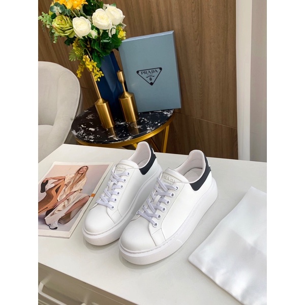 giày da nữ đế tpu chống trơn trượt tăng chiều cao da trơn dây buộc prada