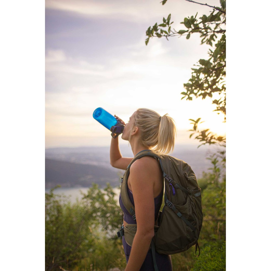 [CHÍNH HÃNG] BÌNH NƯỚC THỂ THAO CAMELBAK CHUTE MAG [750ml] (Xanh ngọc)