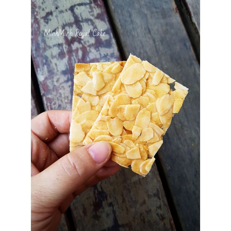 Bánh quy hạnh nhân lát hộp 300g giá 150k
