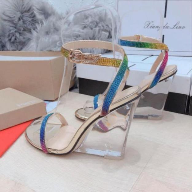 𝐑ẻ 👟 RẺ ĐẸP (Có sẵn J) Sandal xuồng trong suốt 10p quai nhũ fullbox . . HÚT hồn quý cô 1. Mã001 . A11 ‣ : *