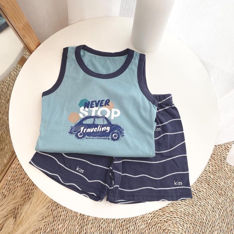 Bộ quần áo trẻ em