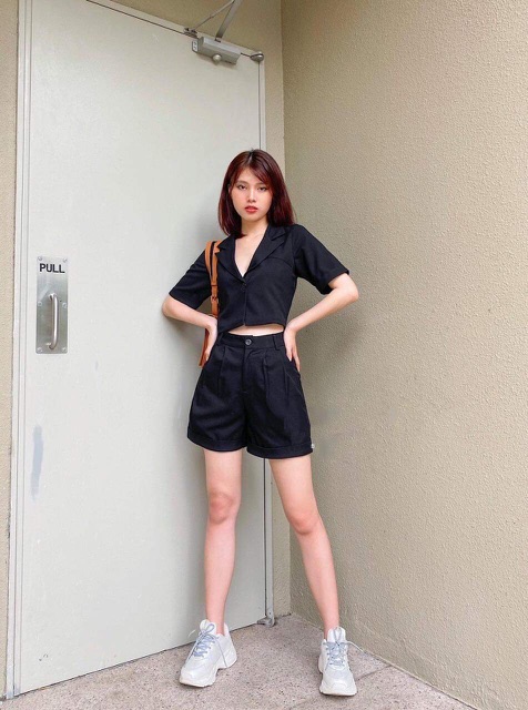 SET ÁO CROP VEST + QUẦN SHORT XẾP LY