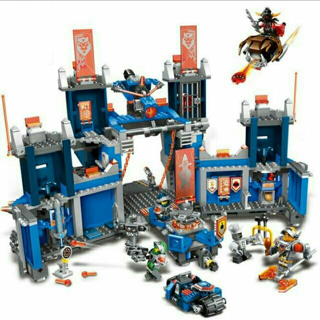 Lego Nexo Knights - Pháo Đài Hiệp Sĩ