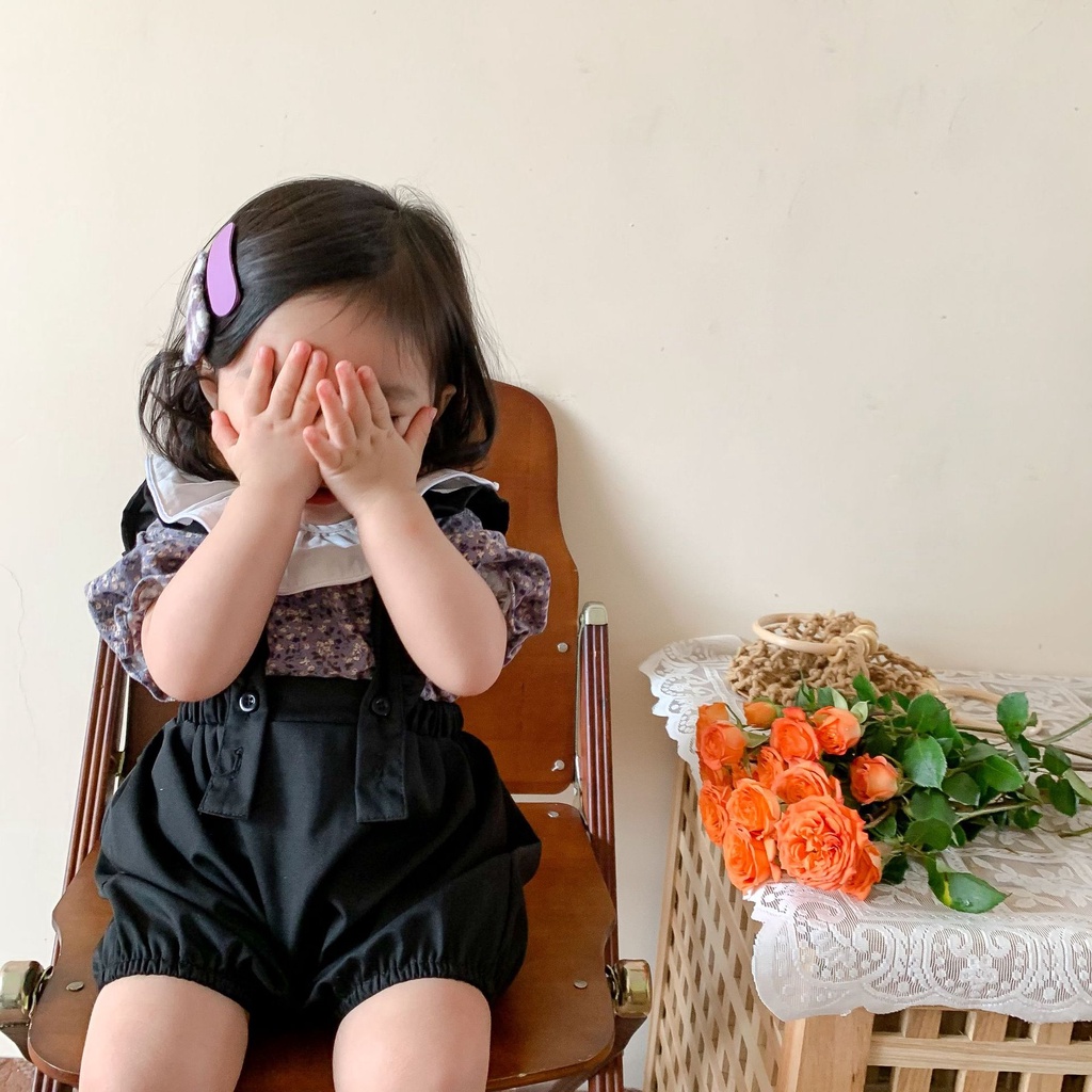 Áo hoa tay ngắn + quần sooc yếm đen cho bé gái sơ sinh phong cách Hàn quốc