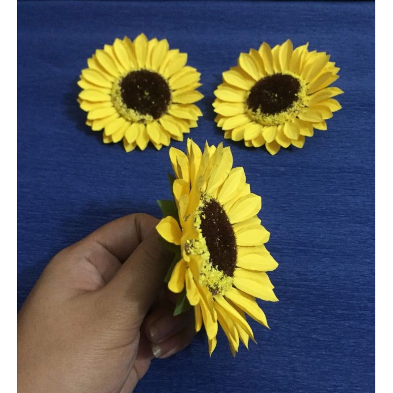 Đầu bông hoa giấy hướng dương