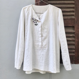 Áo linen thêu tay