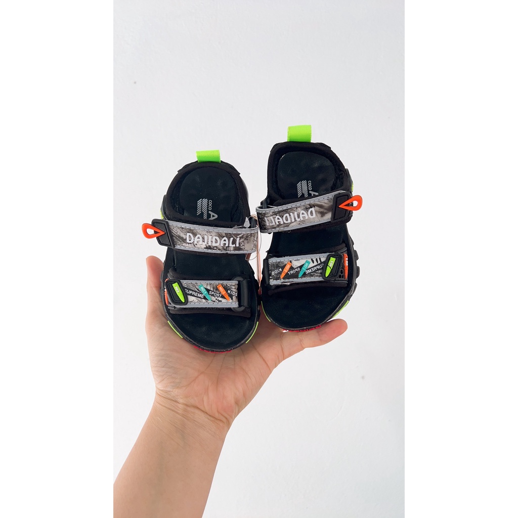 Sandal bé trai - dép quai hậu cho bé có quai dán hình chú lính phối màu cá tính Babybees full hộp ABC 105 ( có ảnh thật)