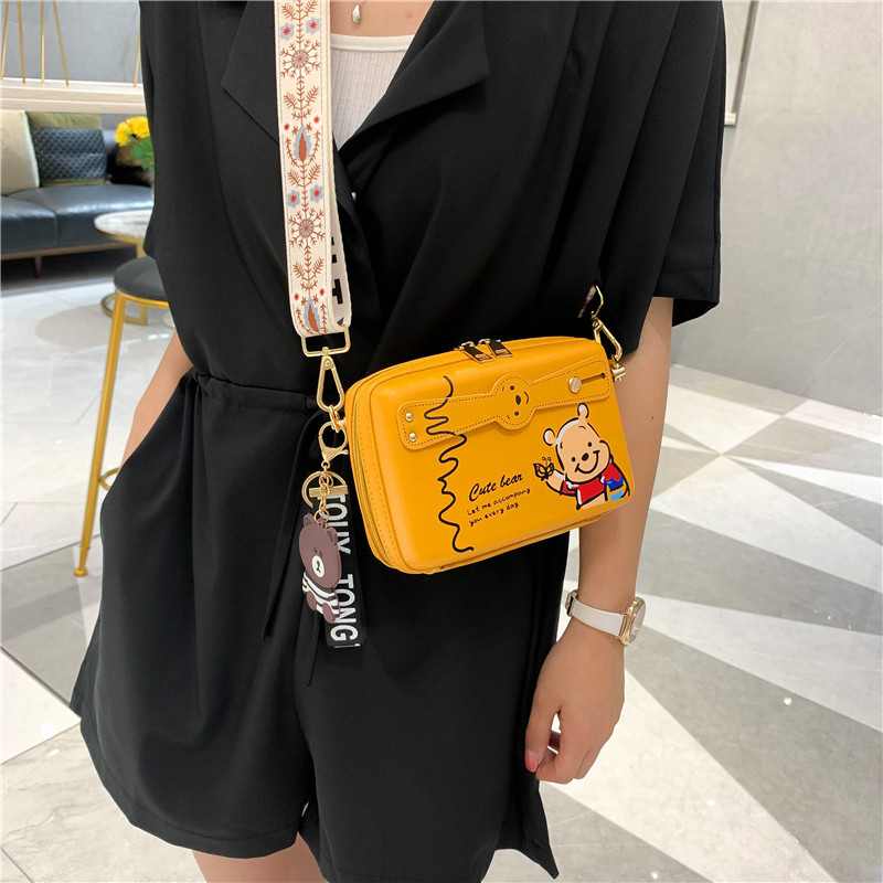 Túi đeo chéo hình gấu Pooh thời trang hè cho nữ