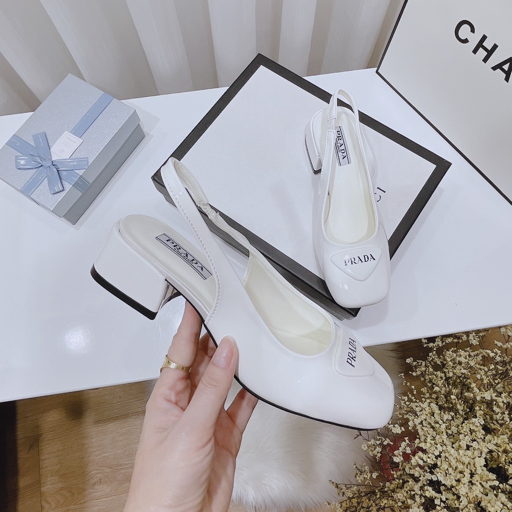 Sandal Nữ Guốc Kiểu Dáng Cài Khuy Gót Thô Đế Vừa In Chữ 3 Phân Mũi Tròn Kèm Ảnh Thật Phía Sau Siêu Xinh