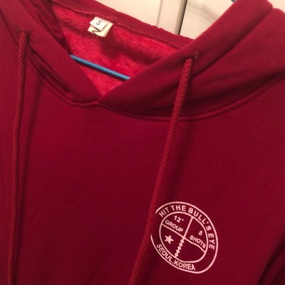 ẢNH THẬT ÁO HOODIE ĐỎ PHIM GOBLIN