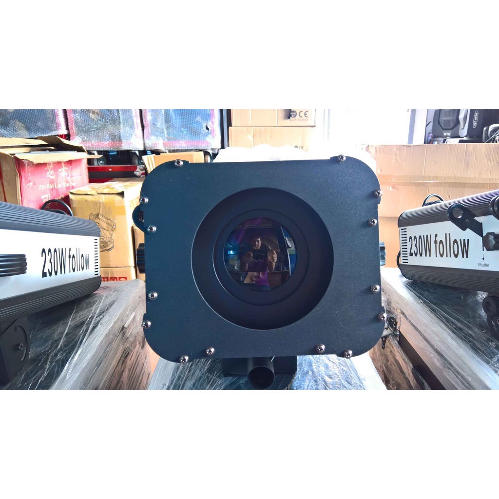 Đèn FOLLOW SPOT 230W 7R