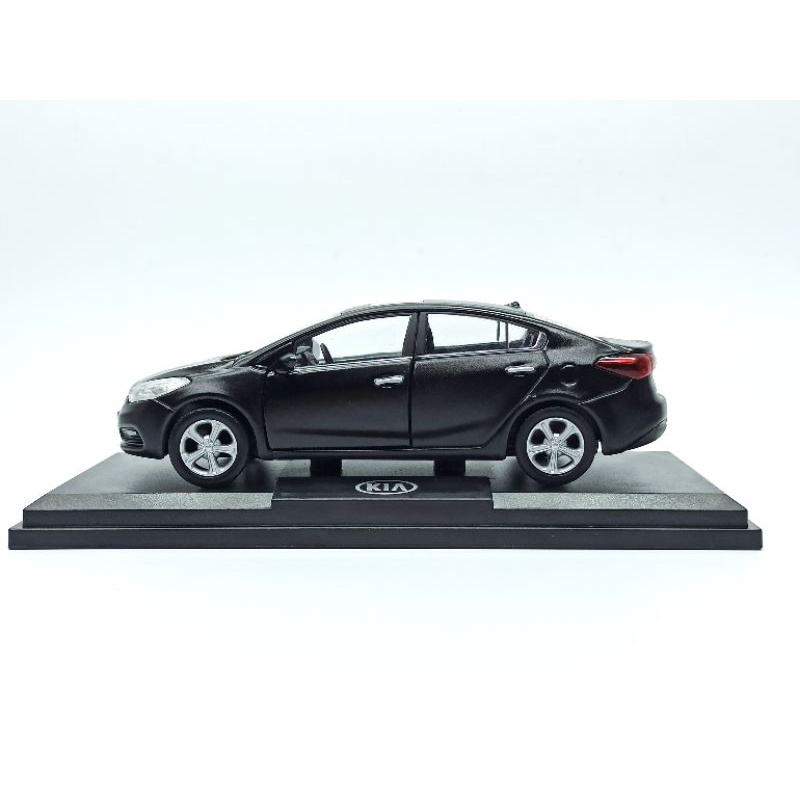 Mô hình xe Kia Cerato
